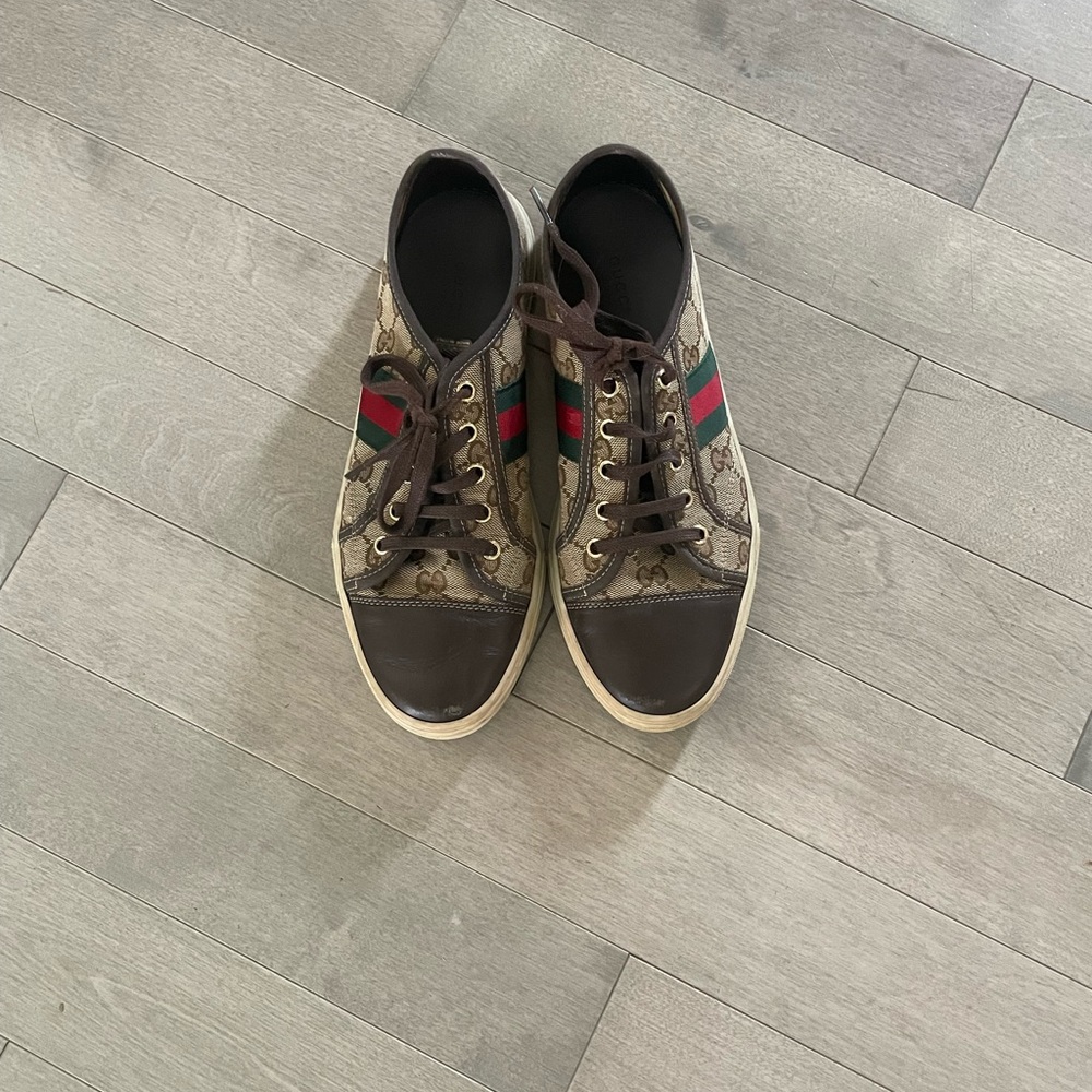 Authentic Gucci Low Rise Web Stripe Sneakers size 9.5